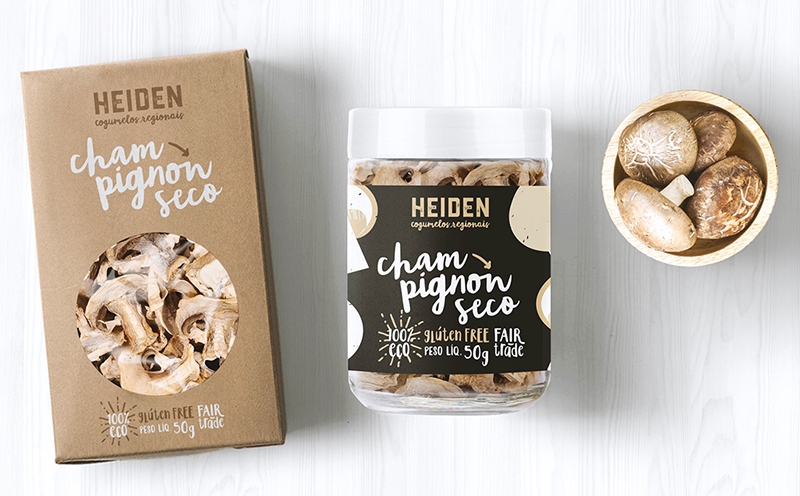 農產品干貨干蘑菇包裝設計,采用環(huán)保的紙盒、布袋和可降解塑料作為包裝材料