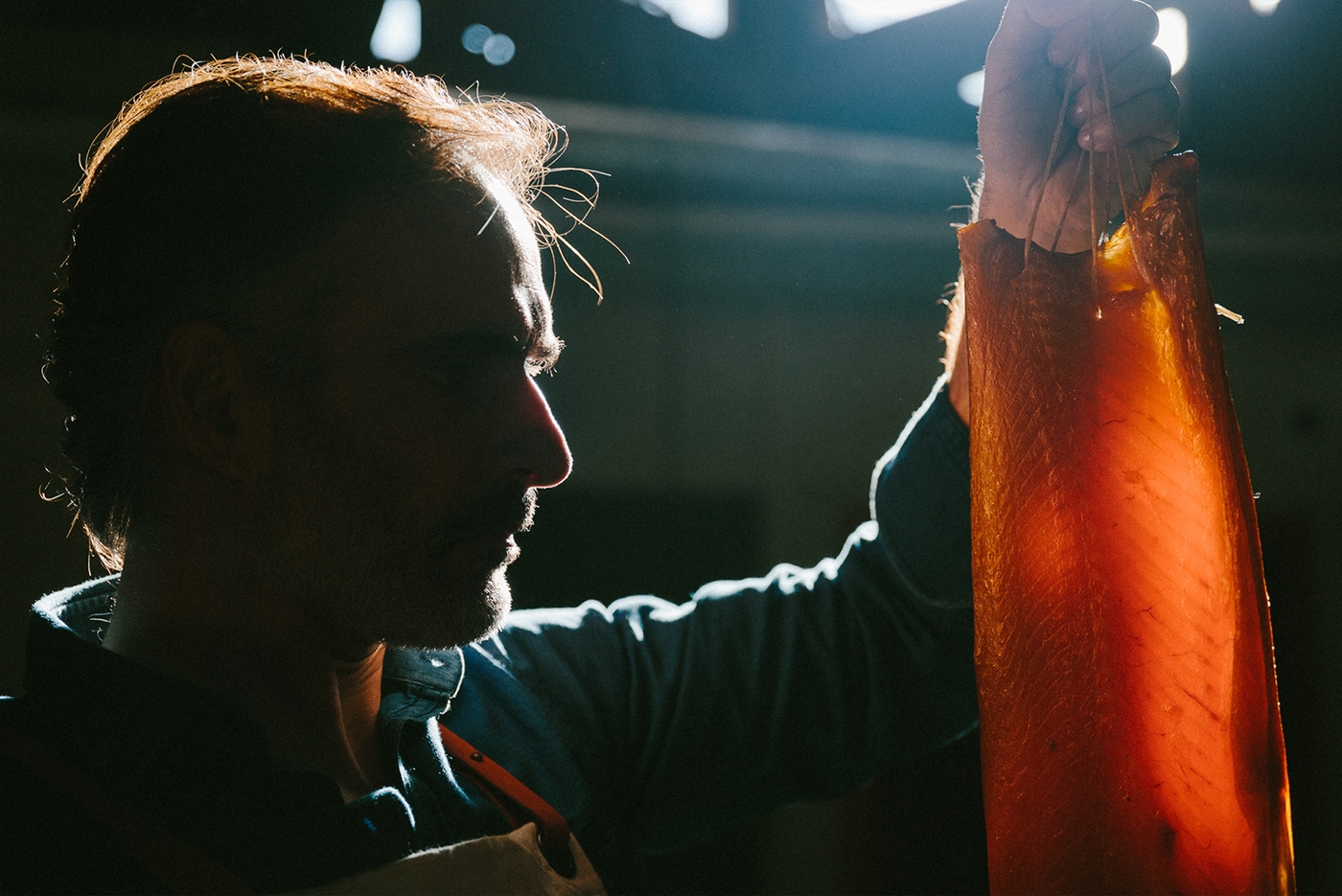 魚包裝設(shè)計(jì)-傳統(tǒng)熏鮭魚傳達(dá)了產(chǎn)品所揭示的遺產(chǎn)、傳統(tǒng)和精通