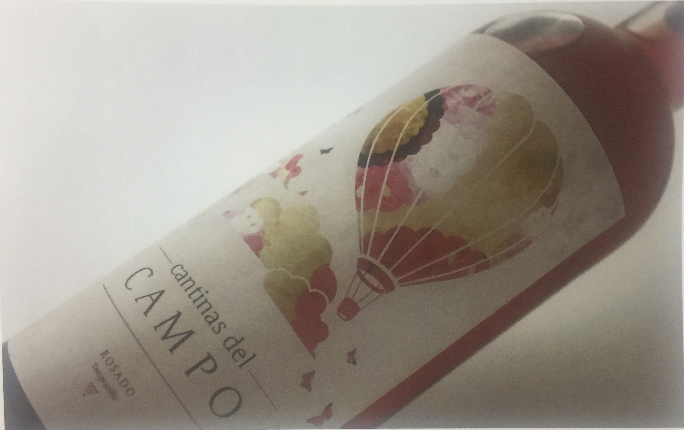 歡快的葡萄酒包裝設計