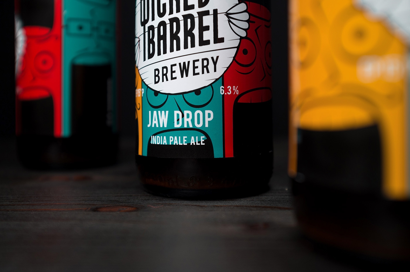 邪惡的啤酒包裝設計，喝了會掉下巴哦