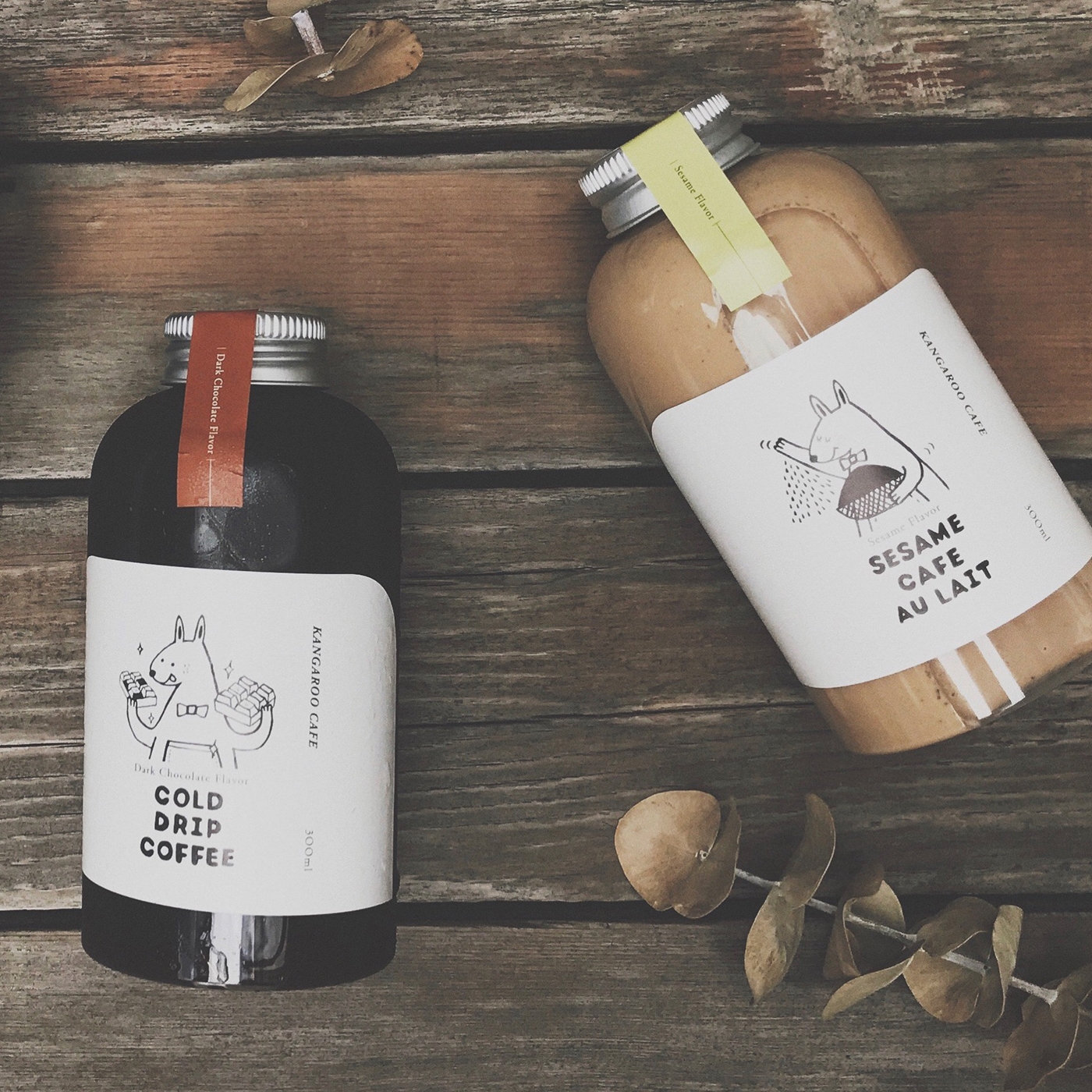 黑巧克力、水果風味、芝麻歐蕾三種不同的咖啡包裝設計