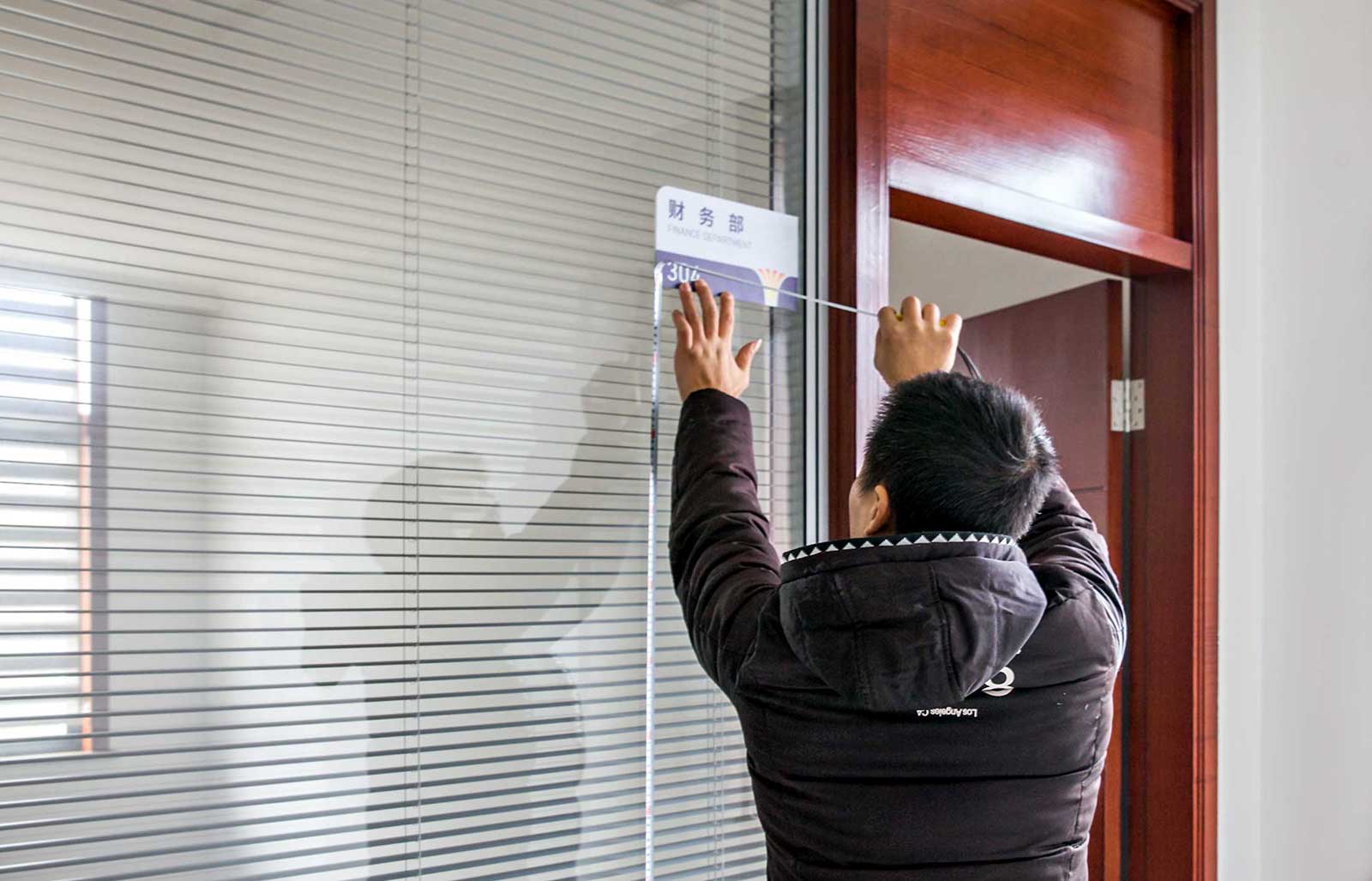 1563171516995034.jpg 宏達(dá)塑化品牌形象全案策劃設(shè)計